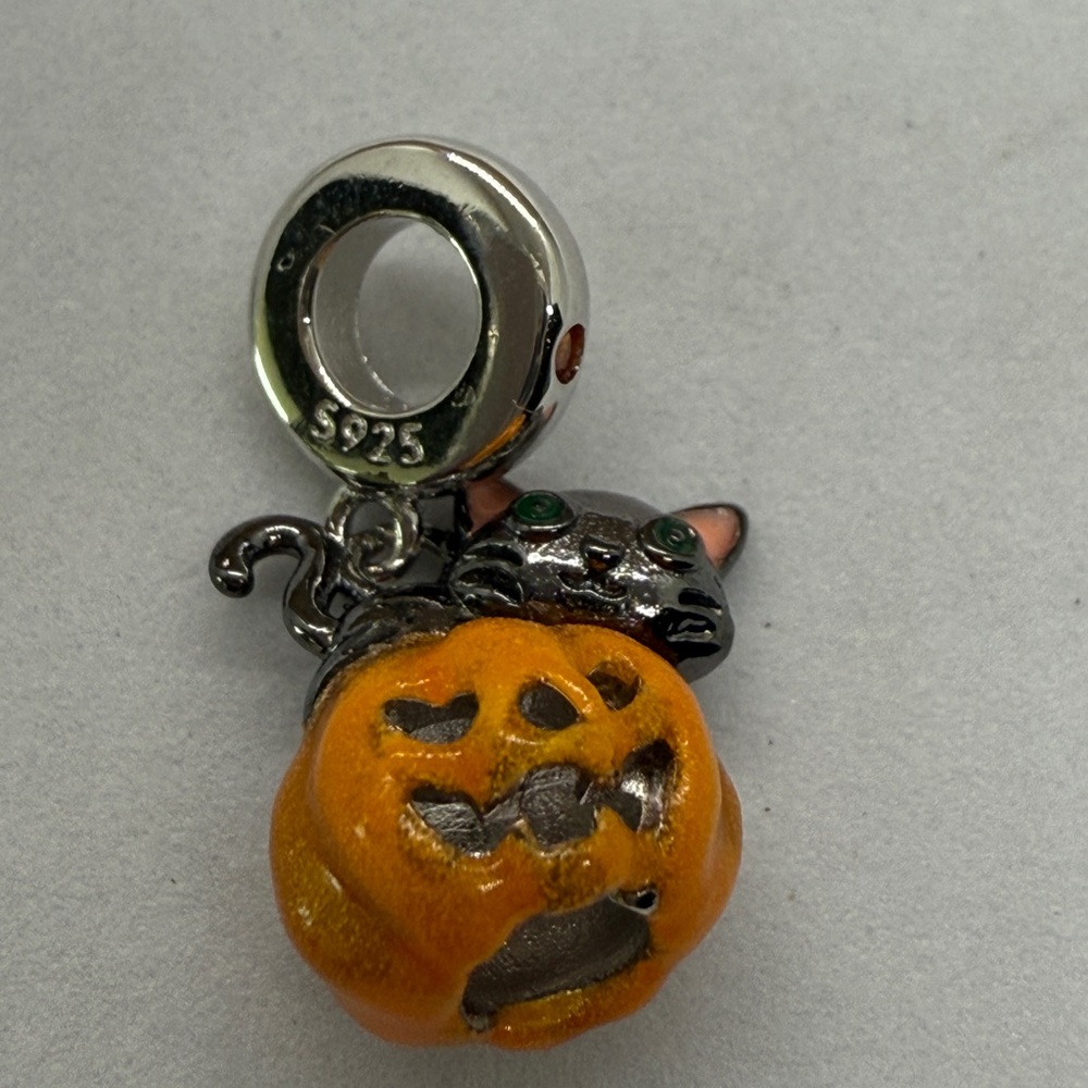 Sterling Silver Halloween Charm–Black Cat w/Pumpkin Jack-O-Lantern Dangle Bead